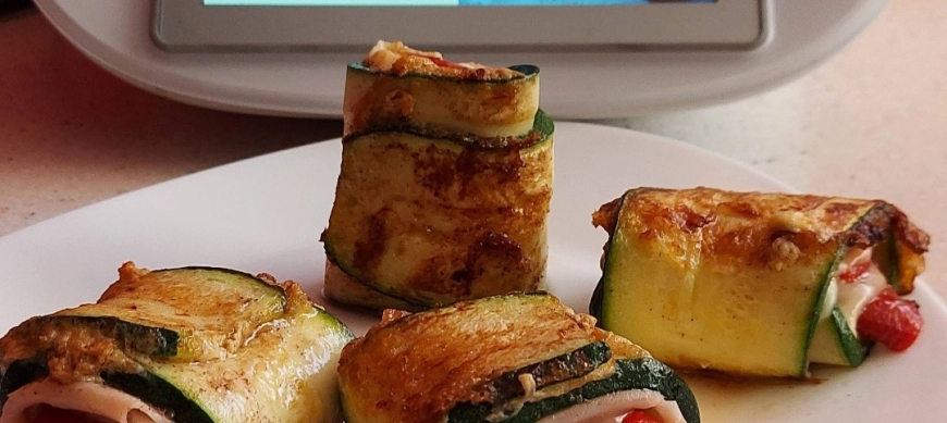 Rollitos De Calabacin rellenos de Jamón, Queso y Pimiento
