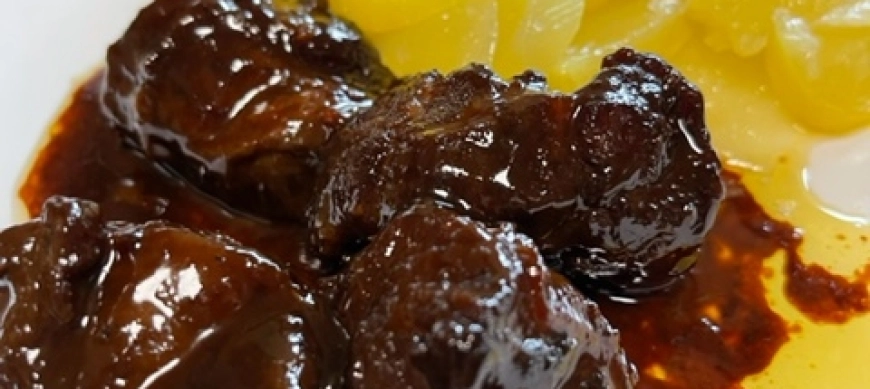 CARRILLADAS ESTOFADAS Y PATATAS AL MONTON CON THERMOMIX