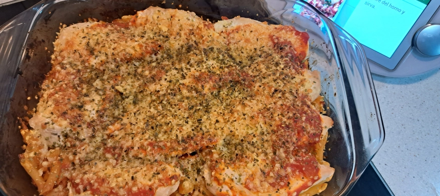 Pollo a la pizzaiola con pasta fresca